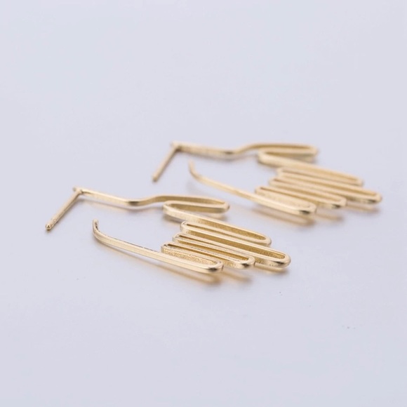 Hand Earrings - Picture 3 of 3